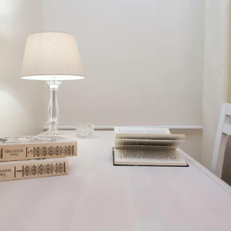 Roomer 11 Apartment