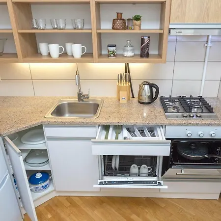 Apartment Roomer 11 *
